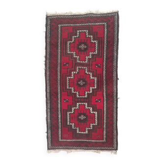 Kazak carpet with a geometric medallion design – Late 20th century 136 x 72 cm