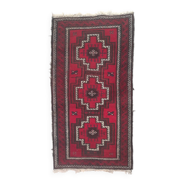 Kazak carpet with a geometric medallion design – Late 20th century 136 x 72 cm