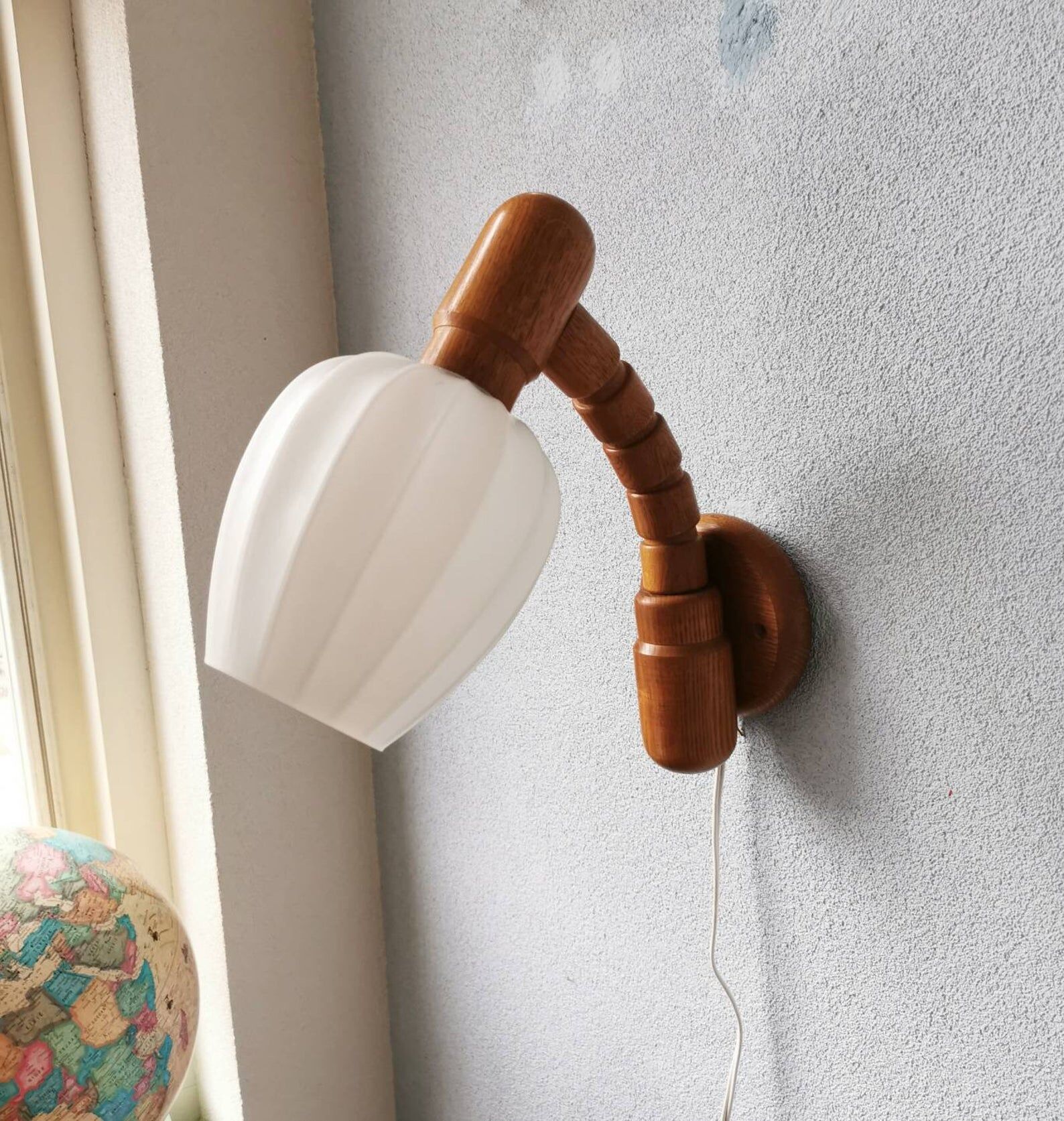 Apply with 1970 pleated glass blind