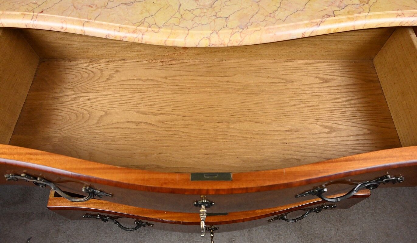 Commode en marqueterie de bois de rose, style Louis XV – 2ème partie XXe