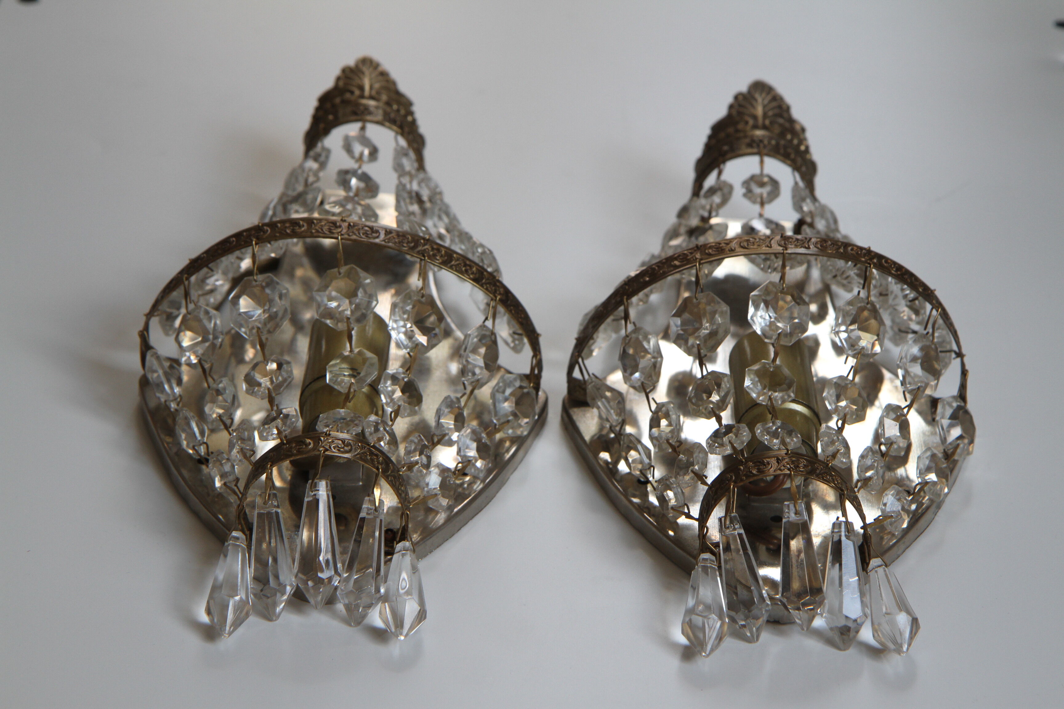 Wall lamps to stamps