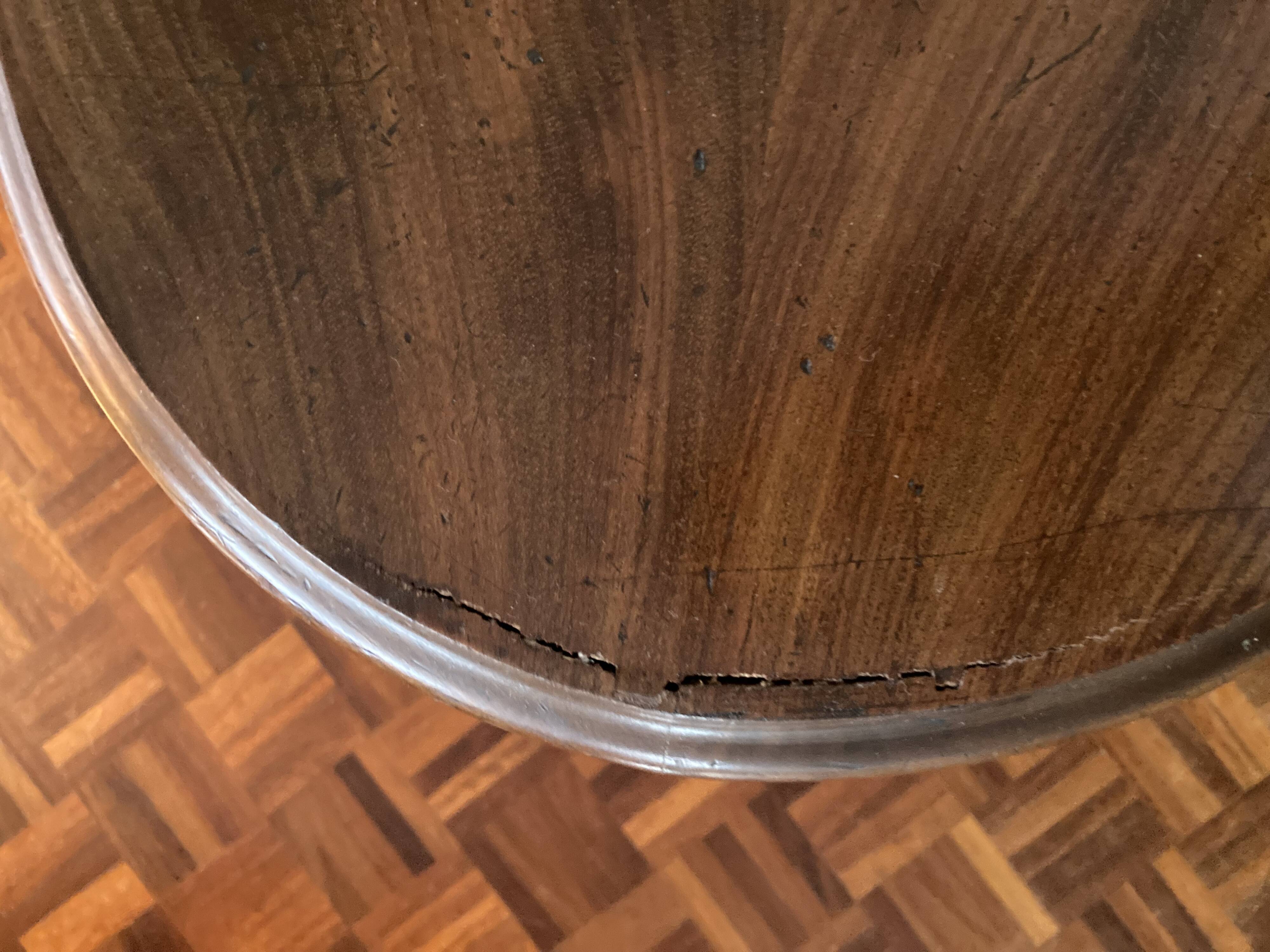 Small napoleon iii style pedestal table