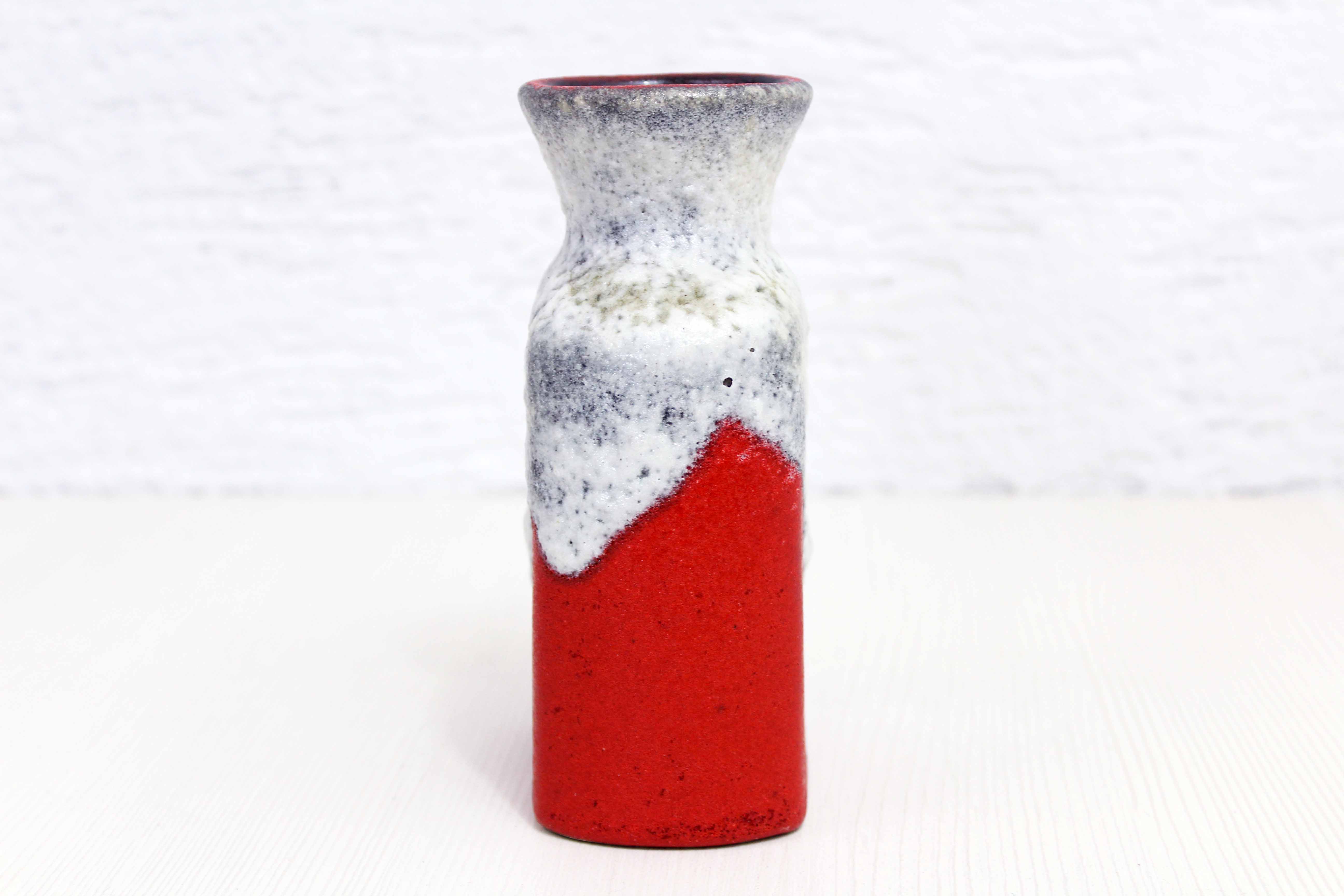 WG 60s lava texture vase