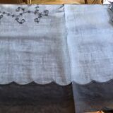 Black nape and towels in organdi