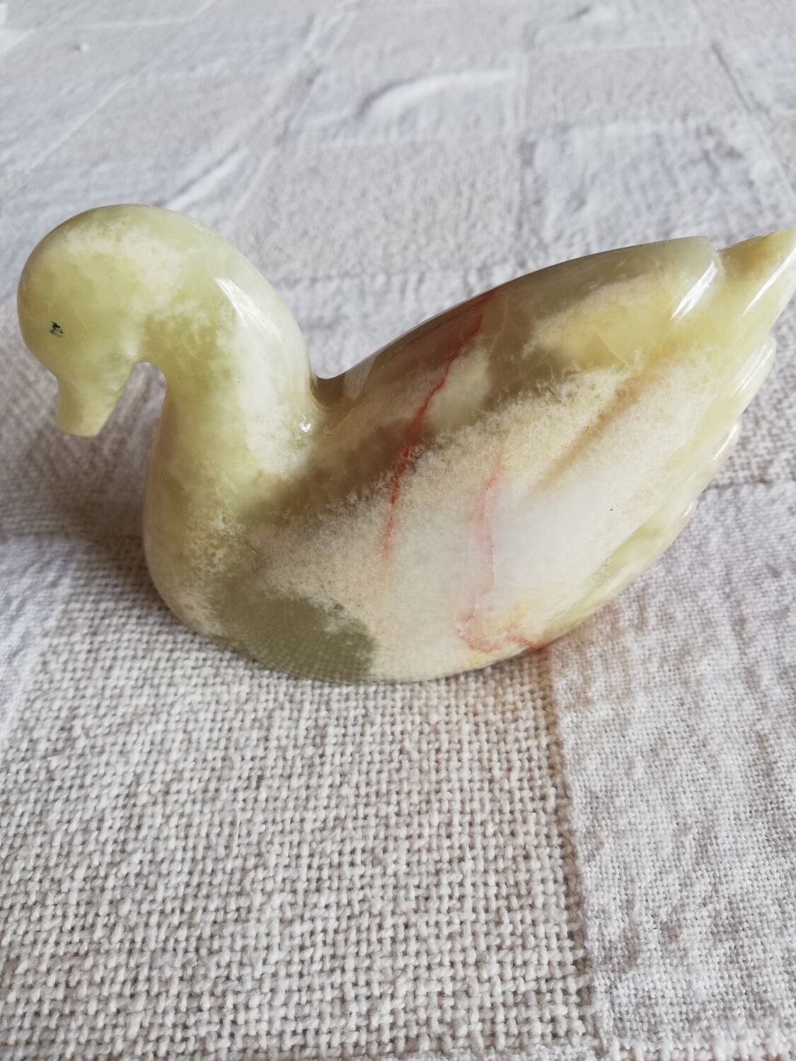 Statuette swan in onyx marble or aragonite