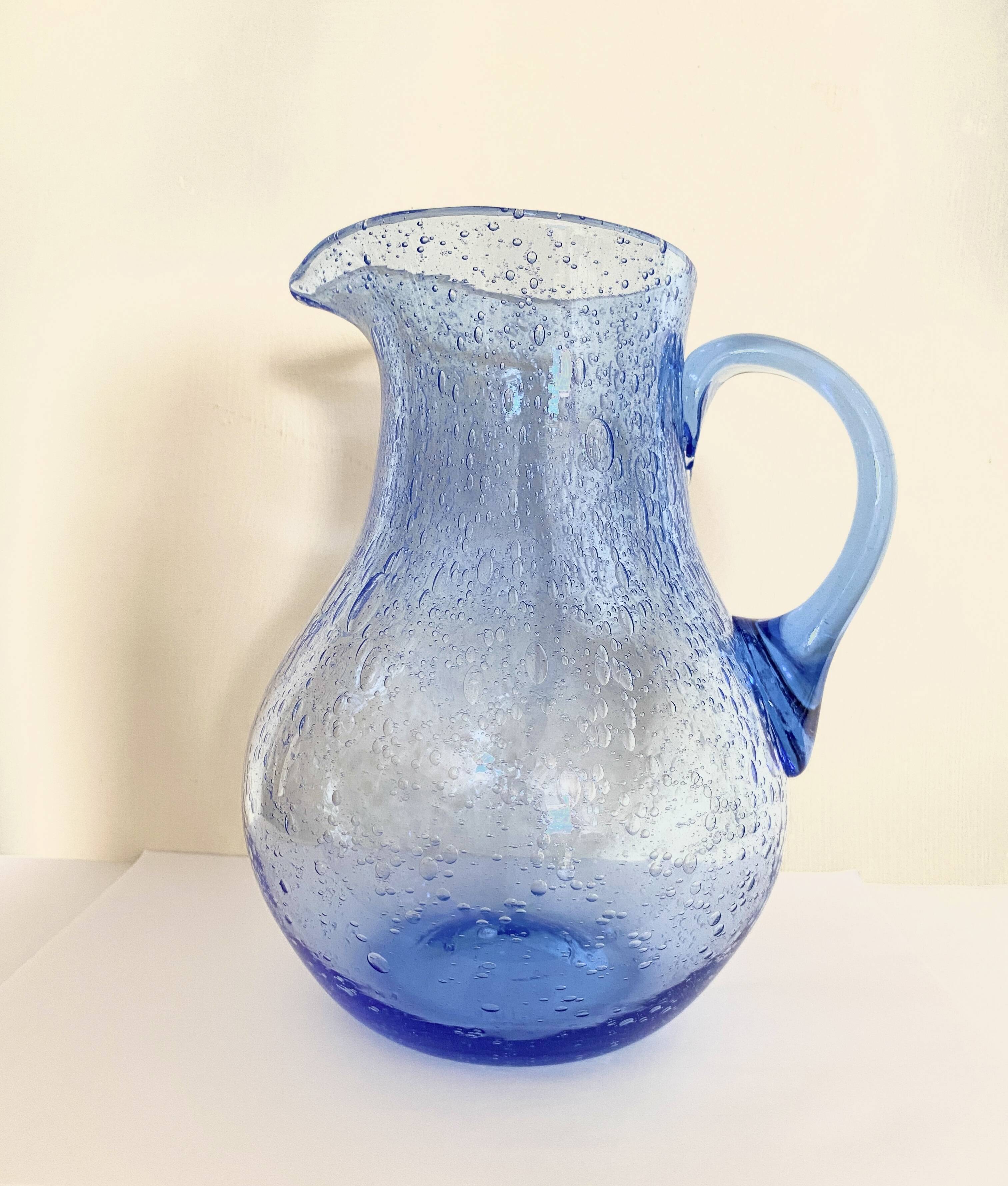 Carafe signée Biot verre bullé