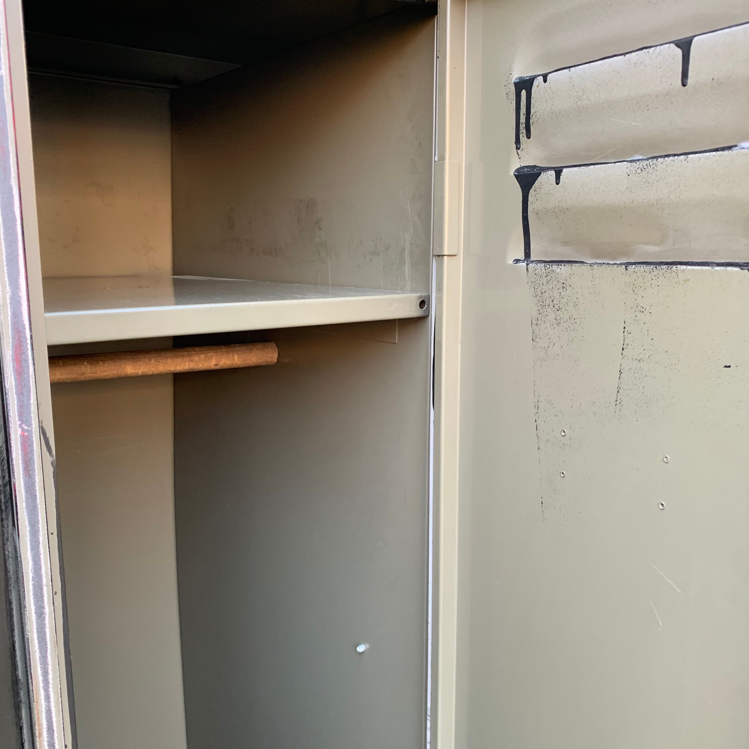 Industrial locker cabinet