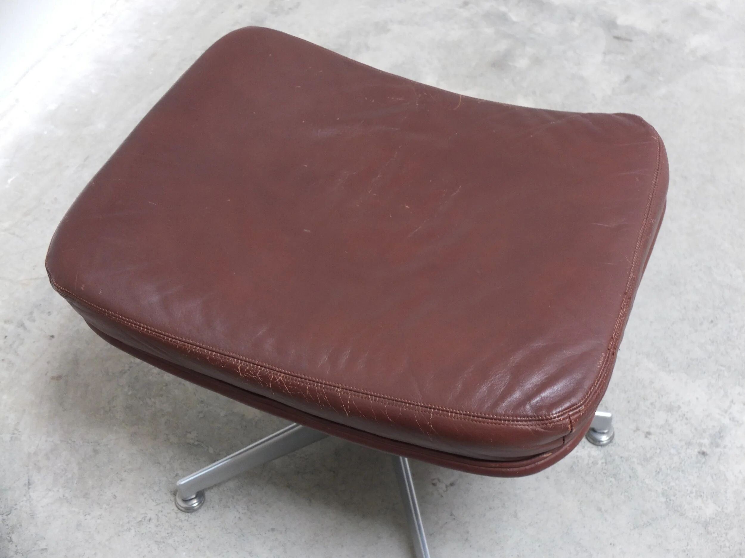 Early 'F141' lounge chair with ottoman by Geoffrey Harcourt for Artifort, 1972