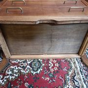 Commode scandinave à trois tiroirs en chêne pieds compas