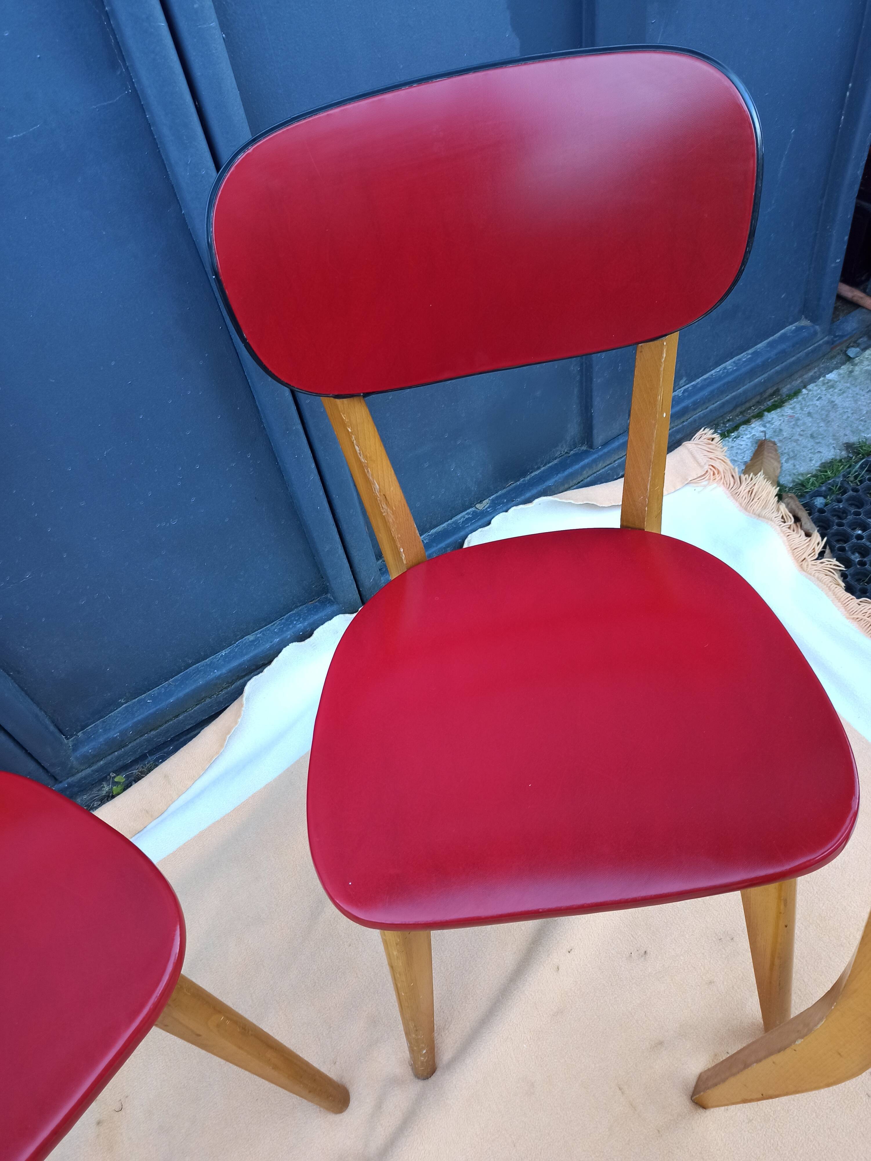 Set of 4 chairs in red skaï kitchen wood chair