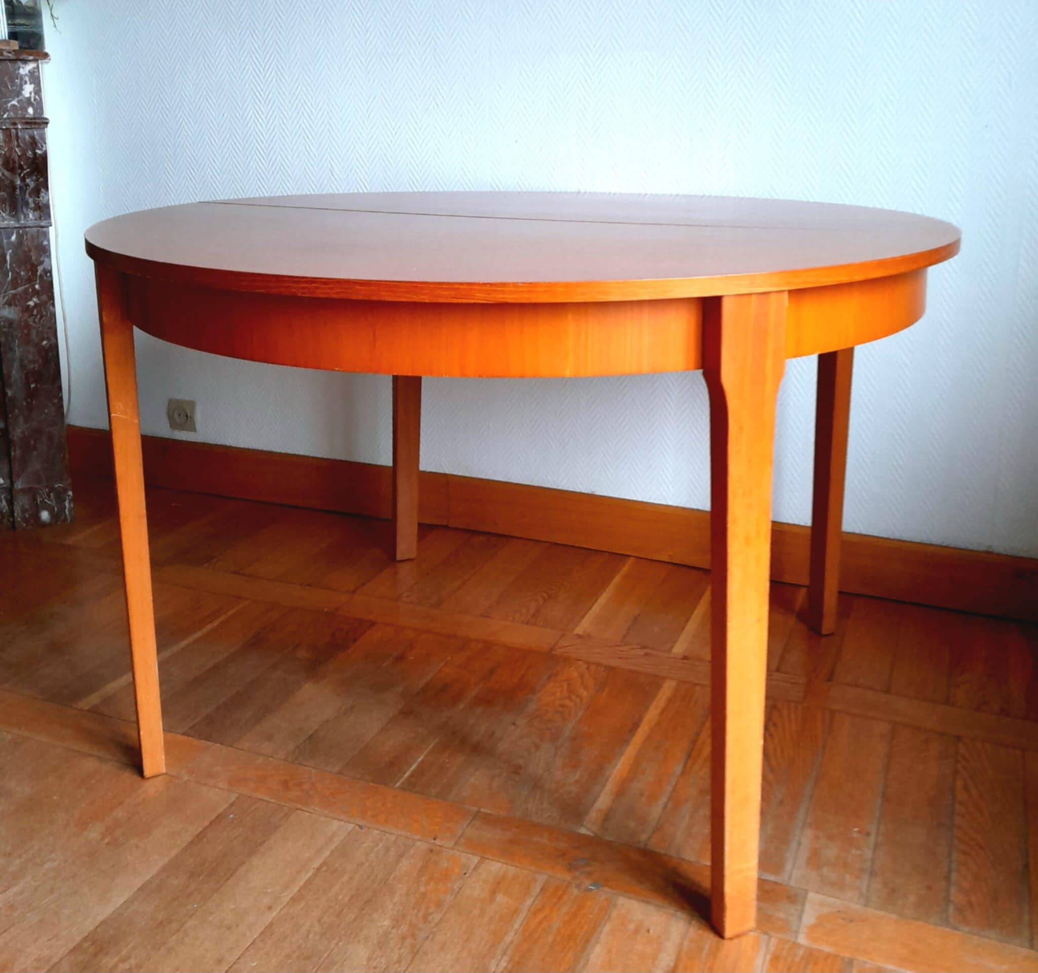 Danish extendable round table 1960