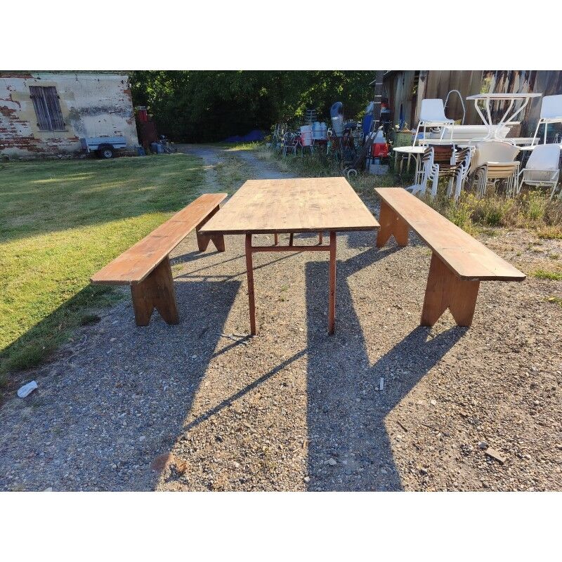 Industrial or communal table with benches