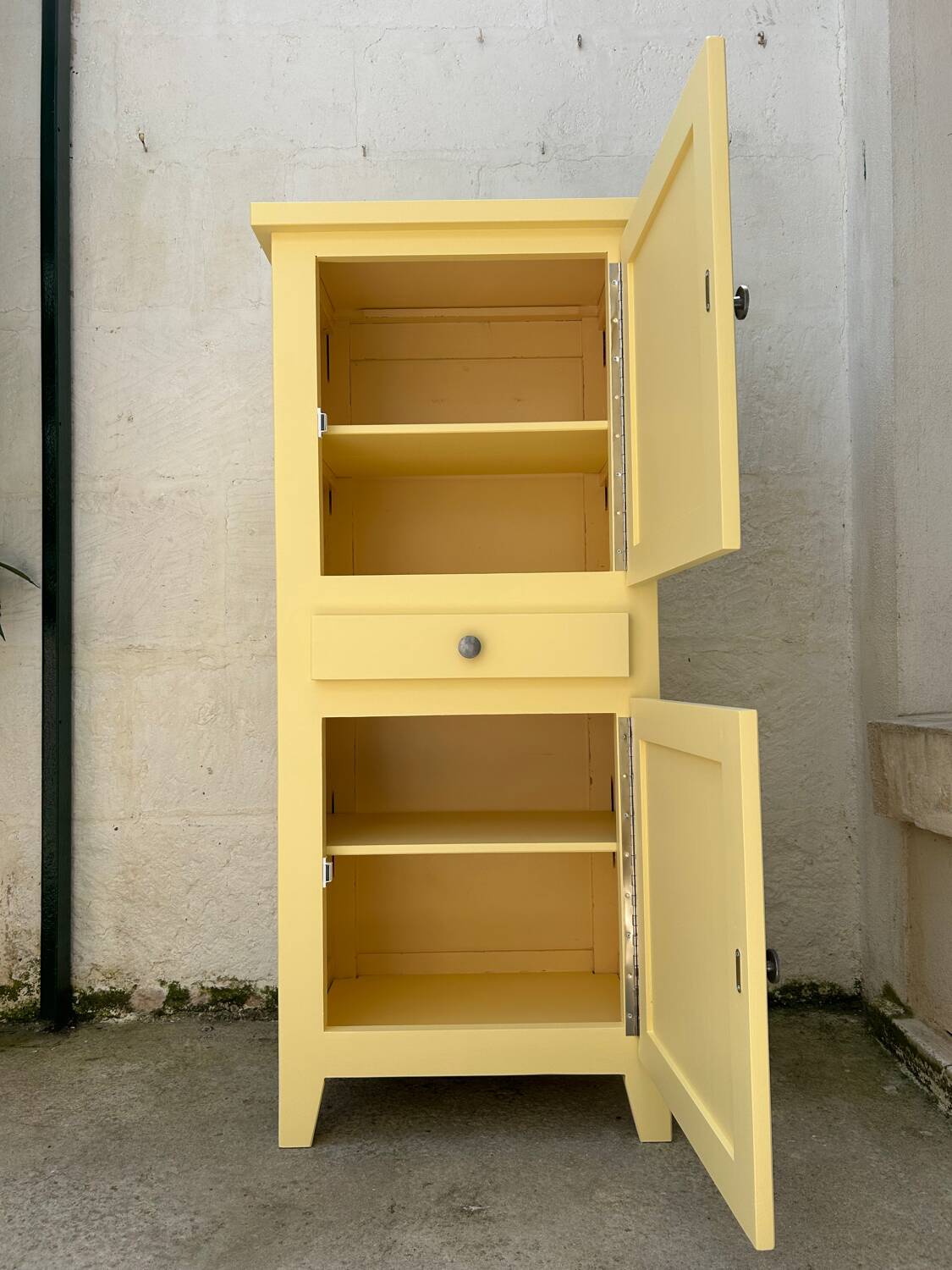 Buffet haut en bois peint (rénové)