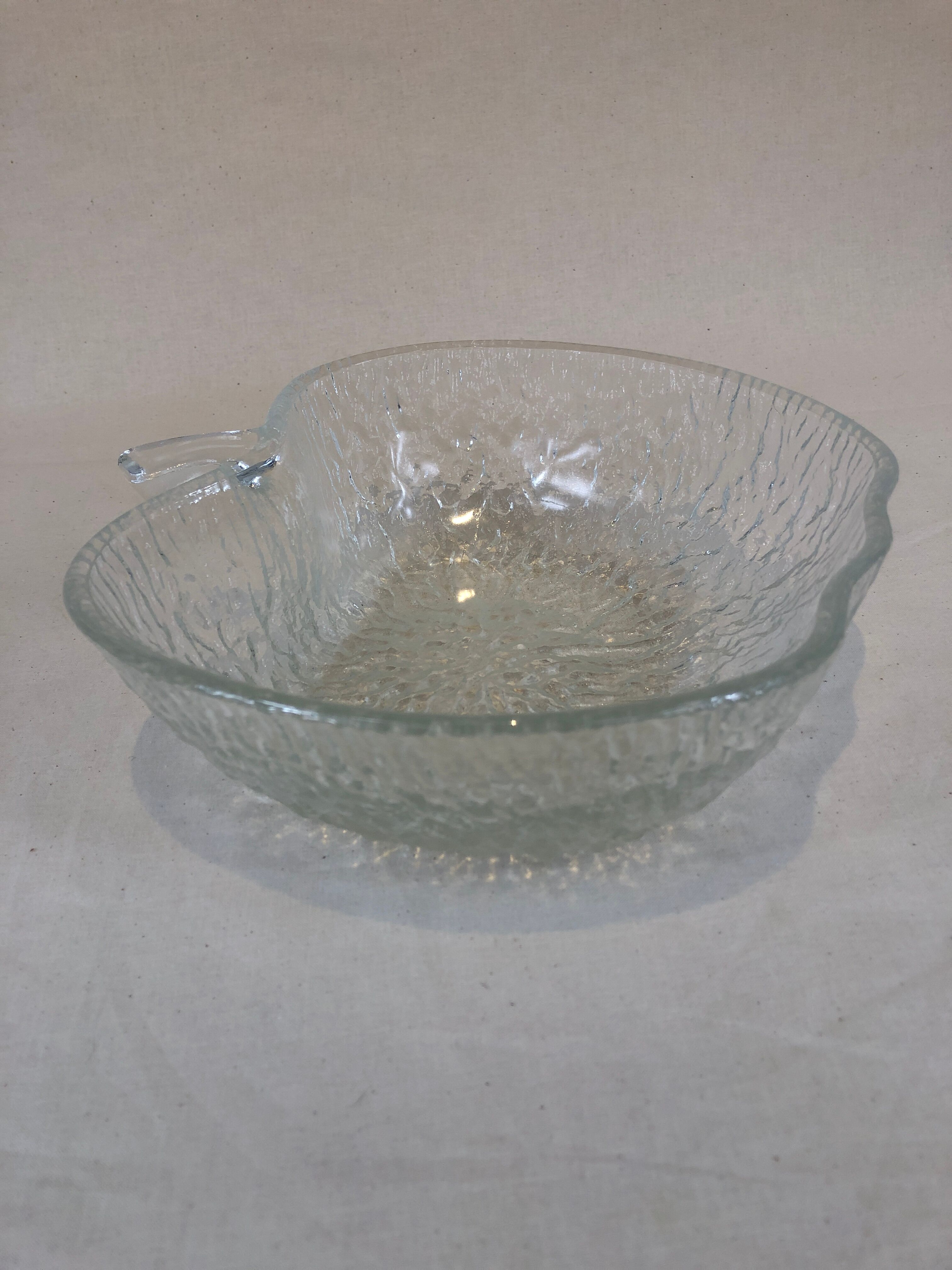 Salad bowl and cups set in molded glass, apple shape