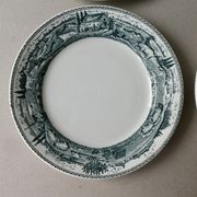 6 assiettes plates Saint Amand, décor la laitière