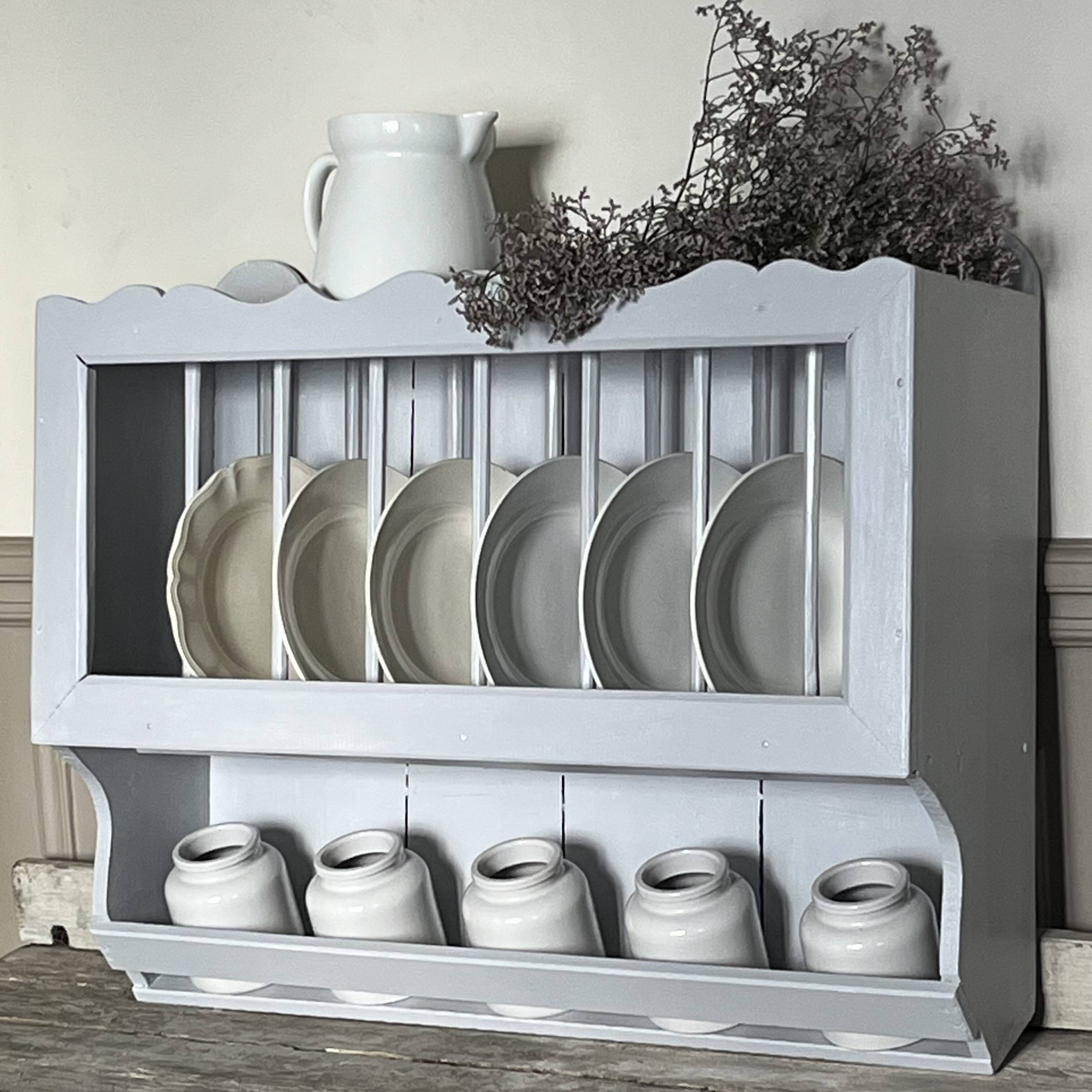 Wall-mounted dresser, old-fashioned kitchen