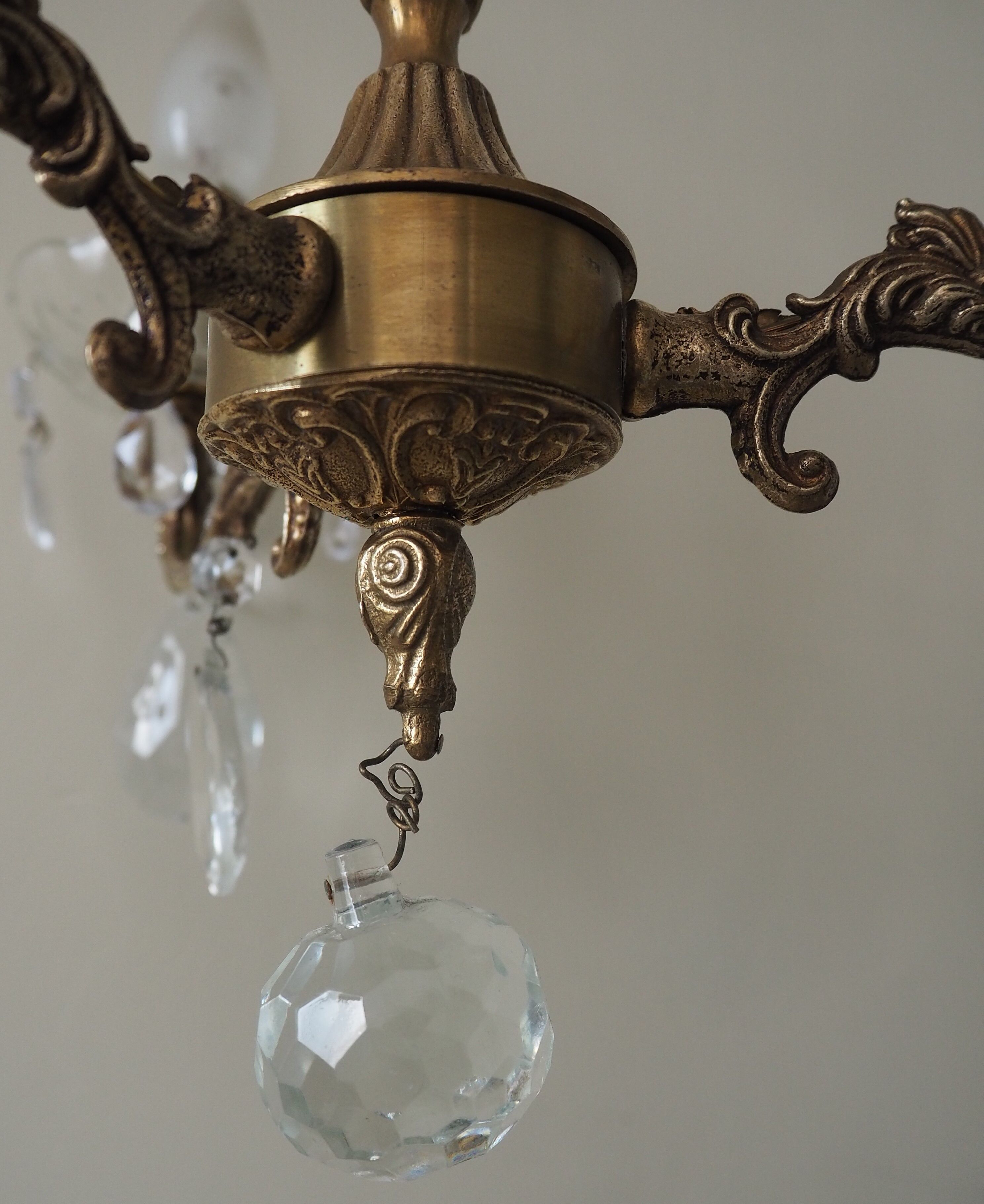 Cast bronze chandelier and crystal tassels – 3 fires