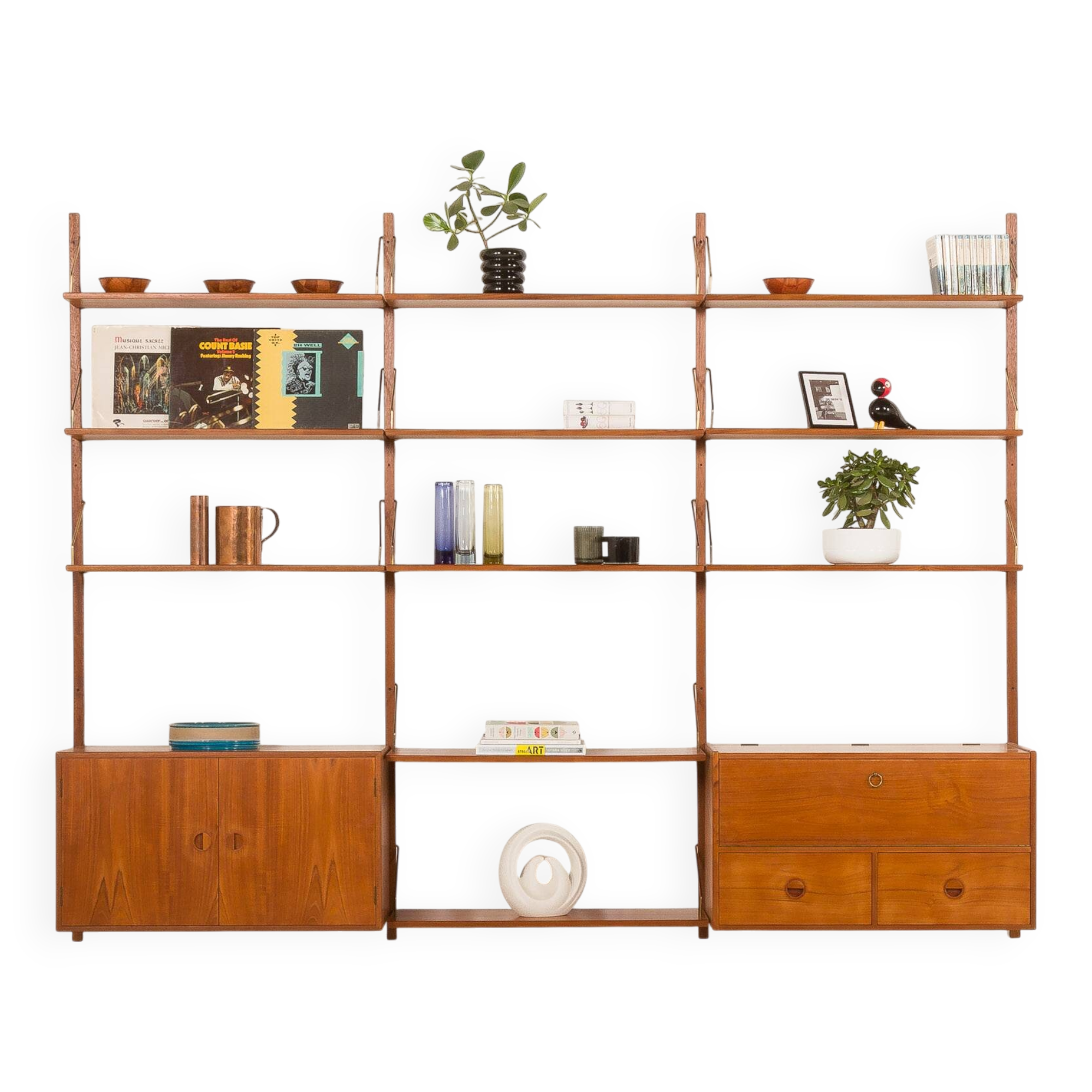 Hansen&Guldborg 3 bay teak wall unit with a bar cabinet for HG Furniture, D