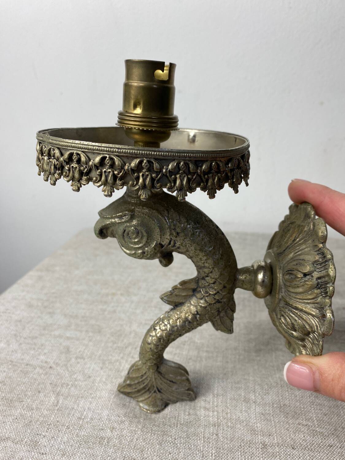 Applique poisson de style art déco en métal argenté