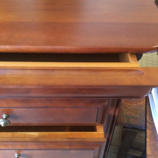 Meuble chiffonnier en merisier