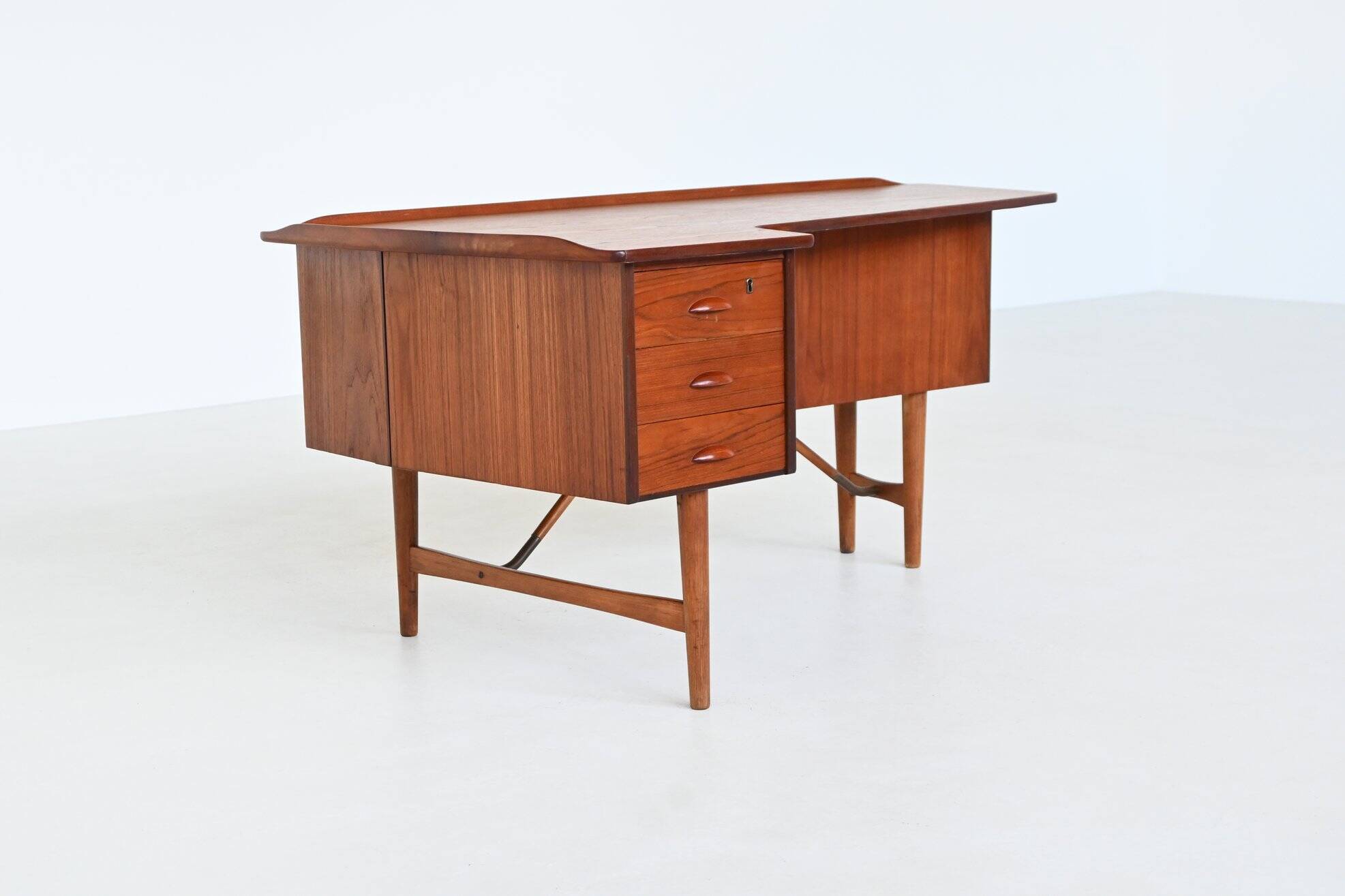 Peter Løvig Nielsen boomerang writing desk in teak Løvig Denmark 1960