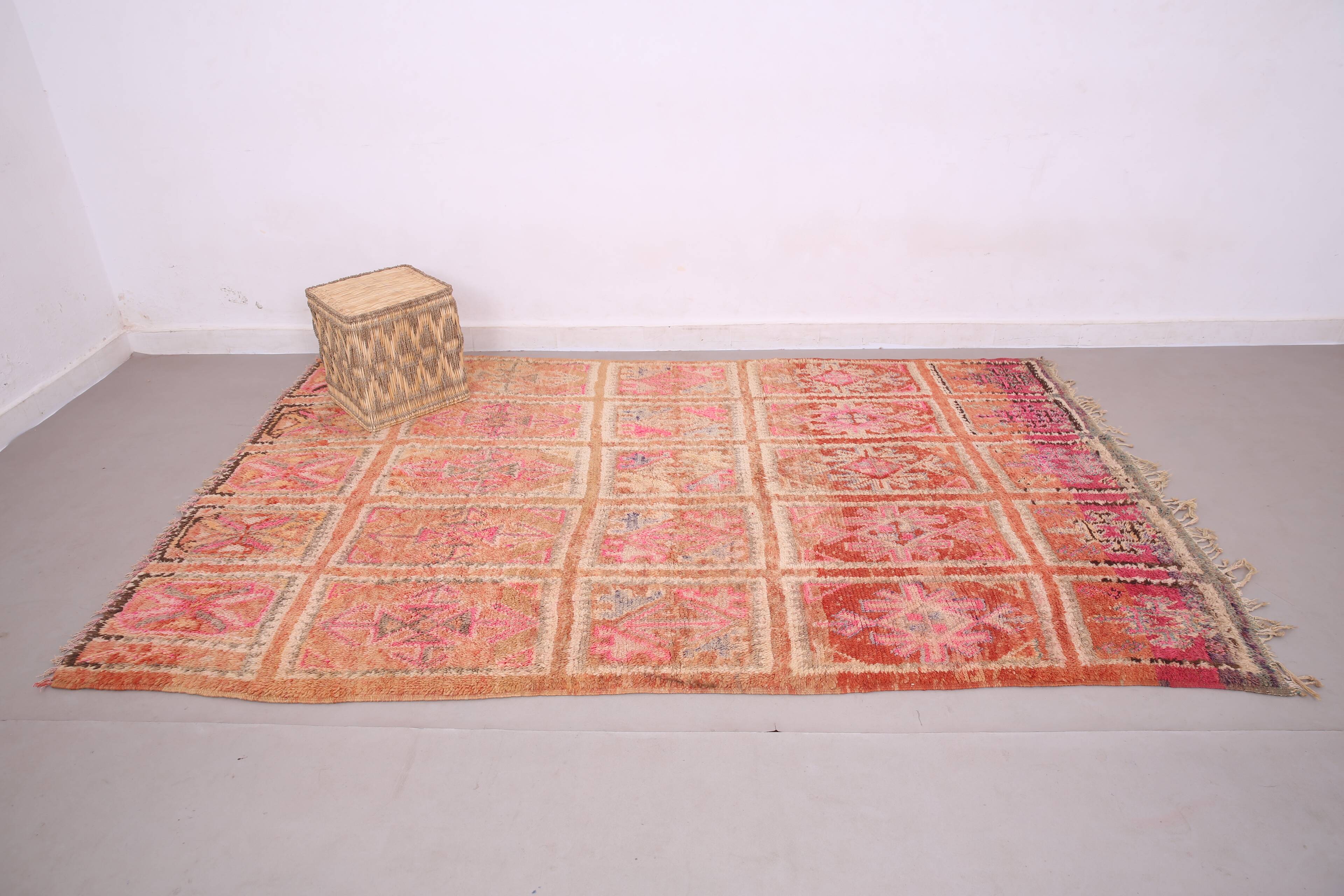 Pink Vintage Moroccan Boujaad Rug 171 x 273 cm - Berber Wool Rug Handmade