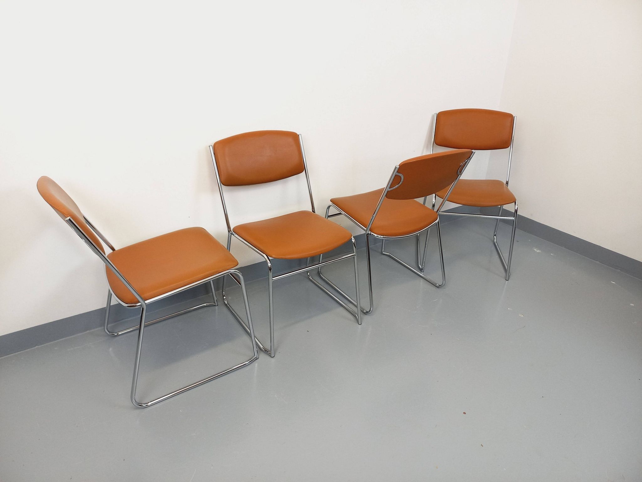 4 vintage sleigh chairs from the 70s, in designer chrome metal