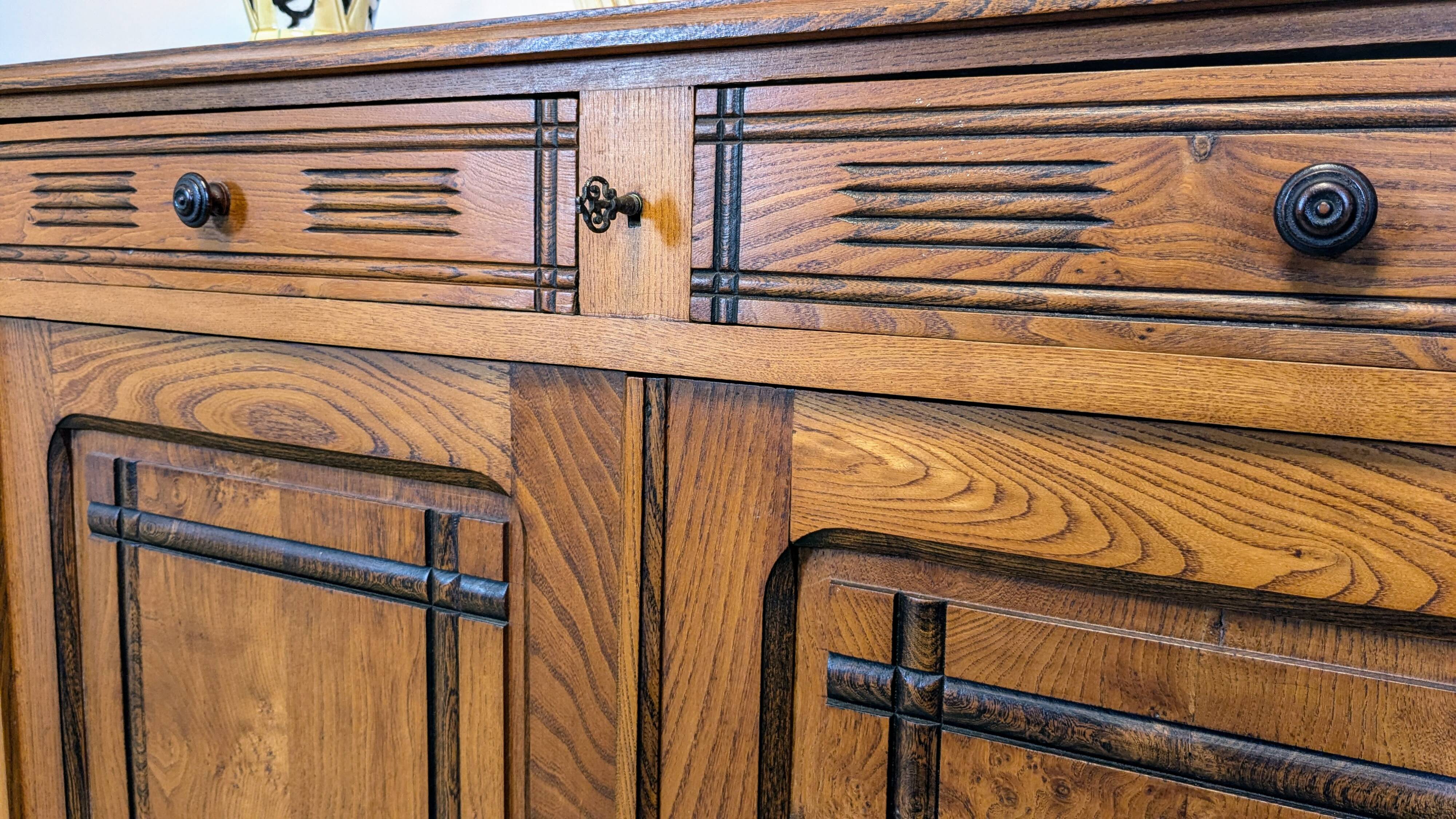 Early 20th century country sideboard in solid wood