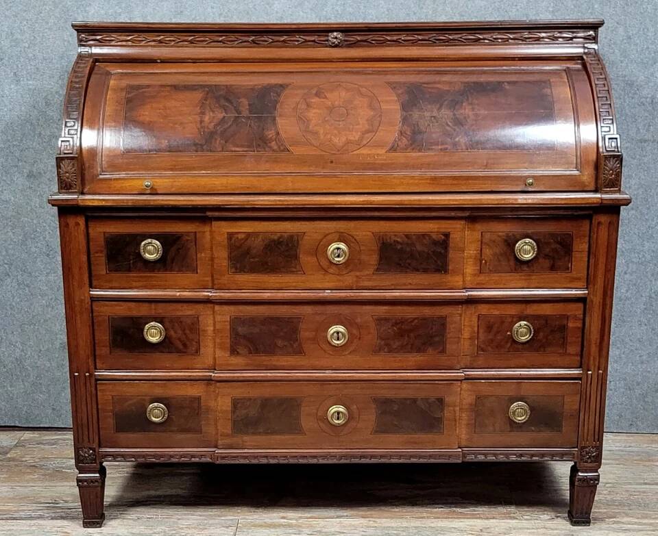 Louis XVI period cylinder chest of drawers in marquetry circa 1760
