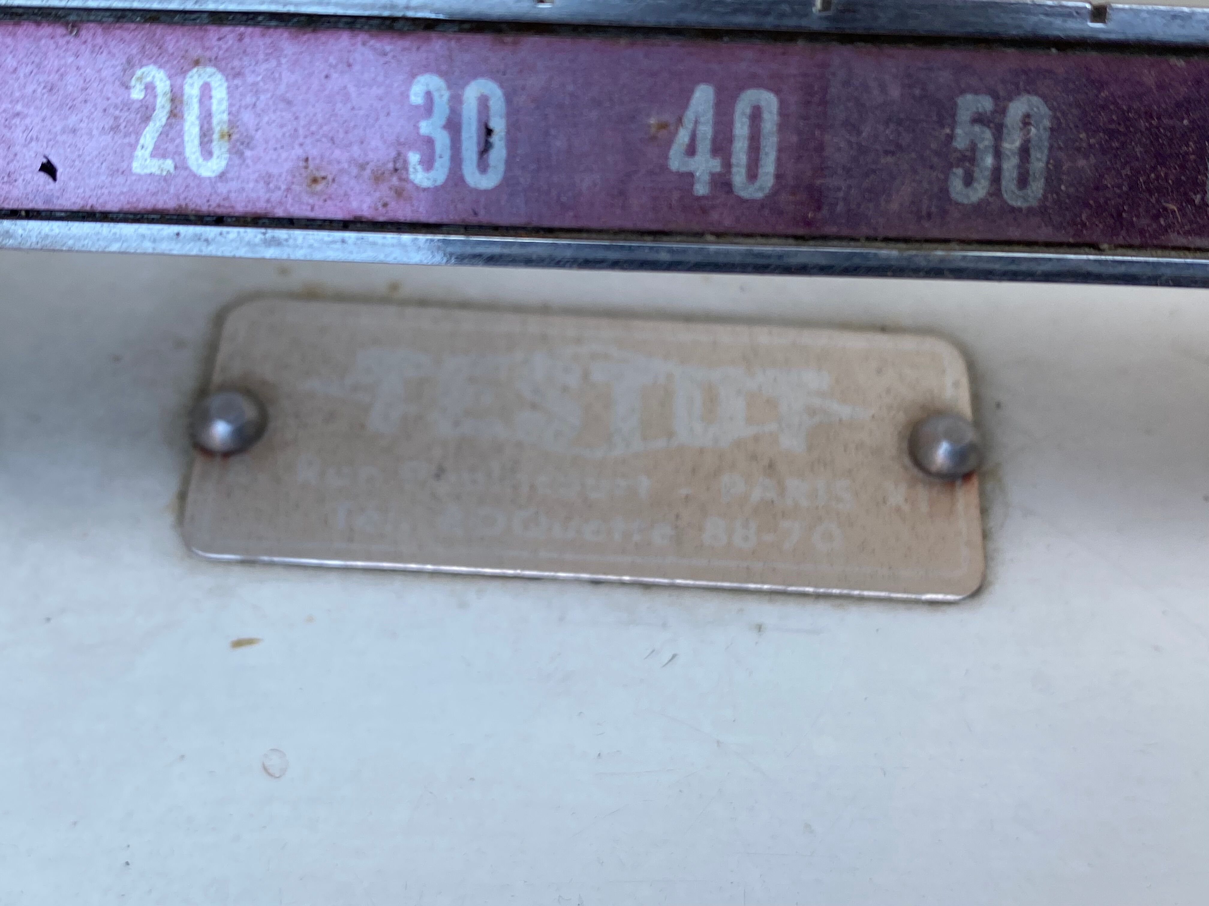 Testut Doctor's Scale Weighs Vintage Person