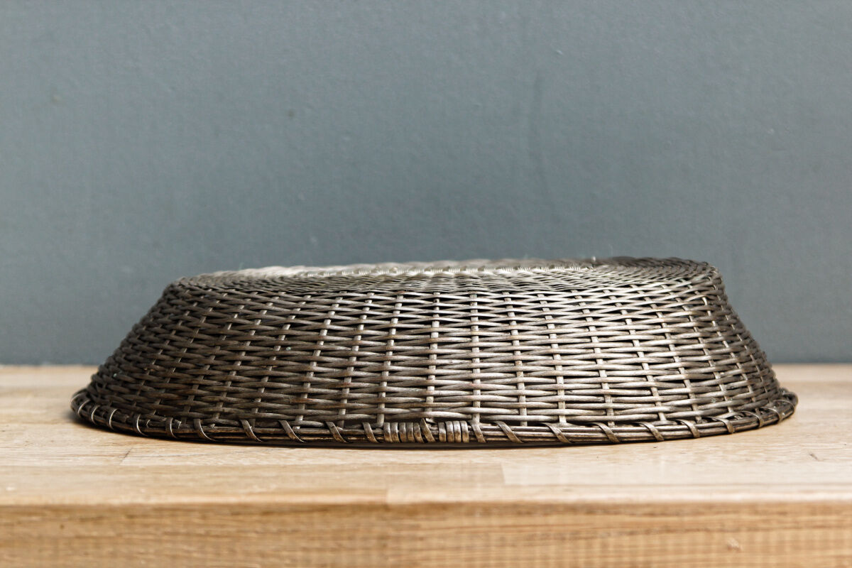 Braided metal bread basket