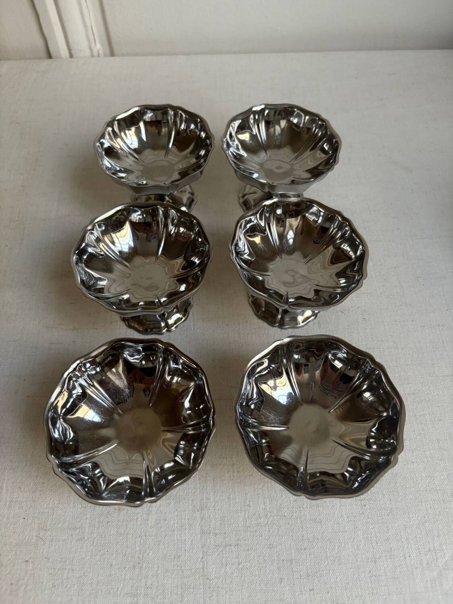 Set of 6 stainless steel ice cream bowls