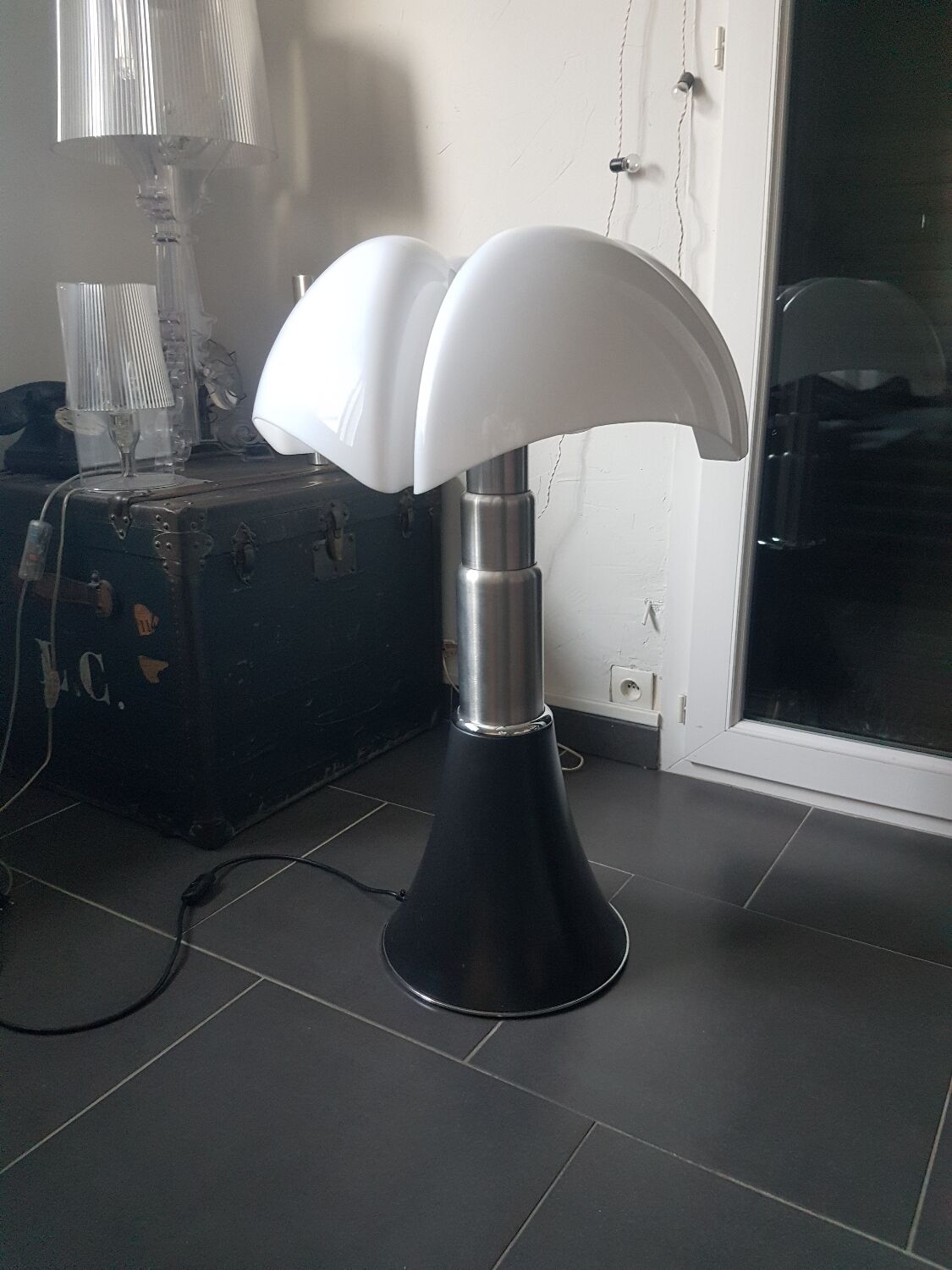 Lampe Pipistrello de Gae Aulenti pour la maison martinelli luce