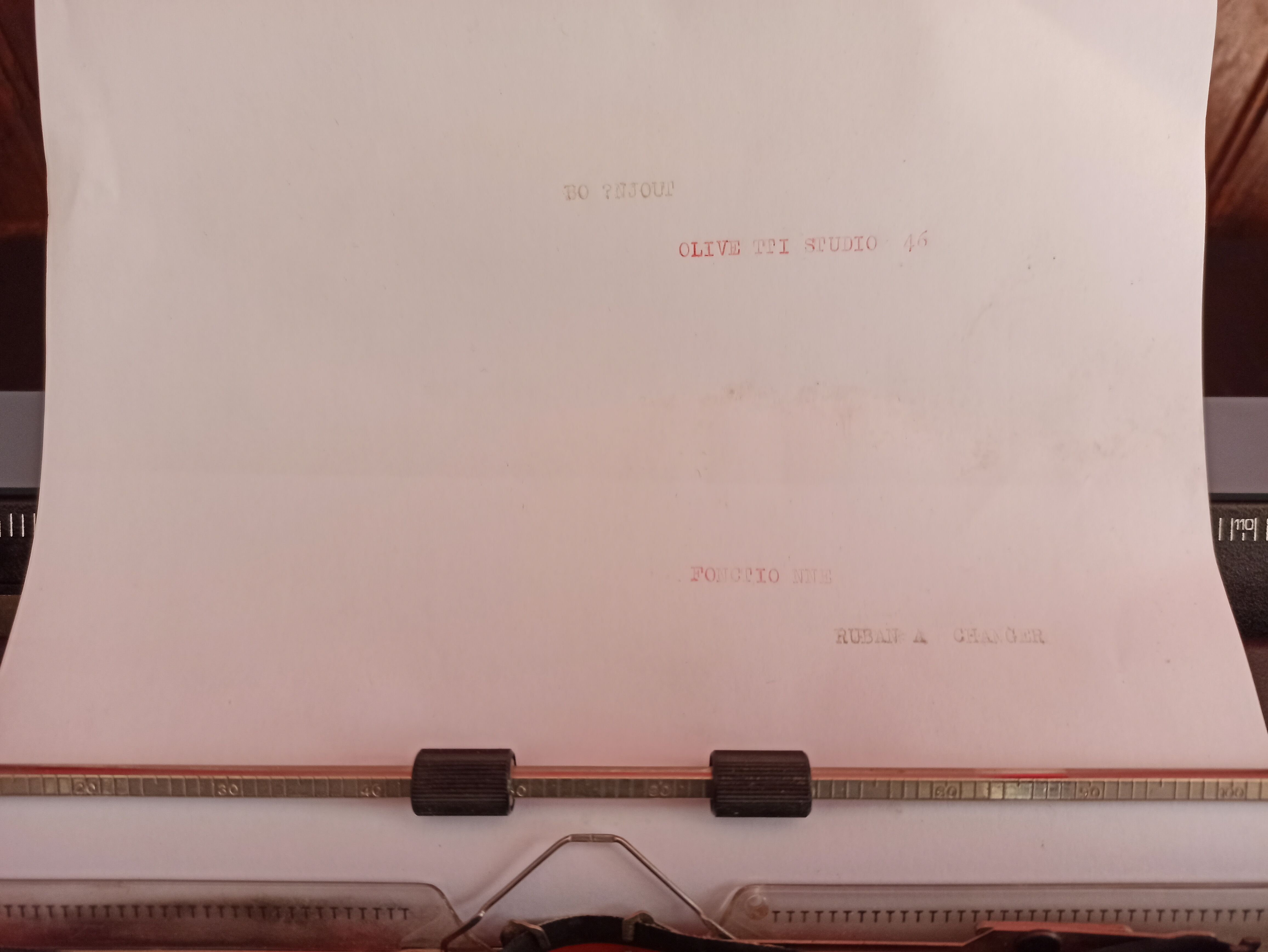 Olivetti Studio 46 typewriter machine