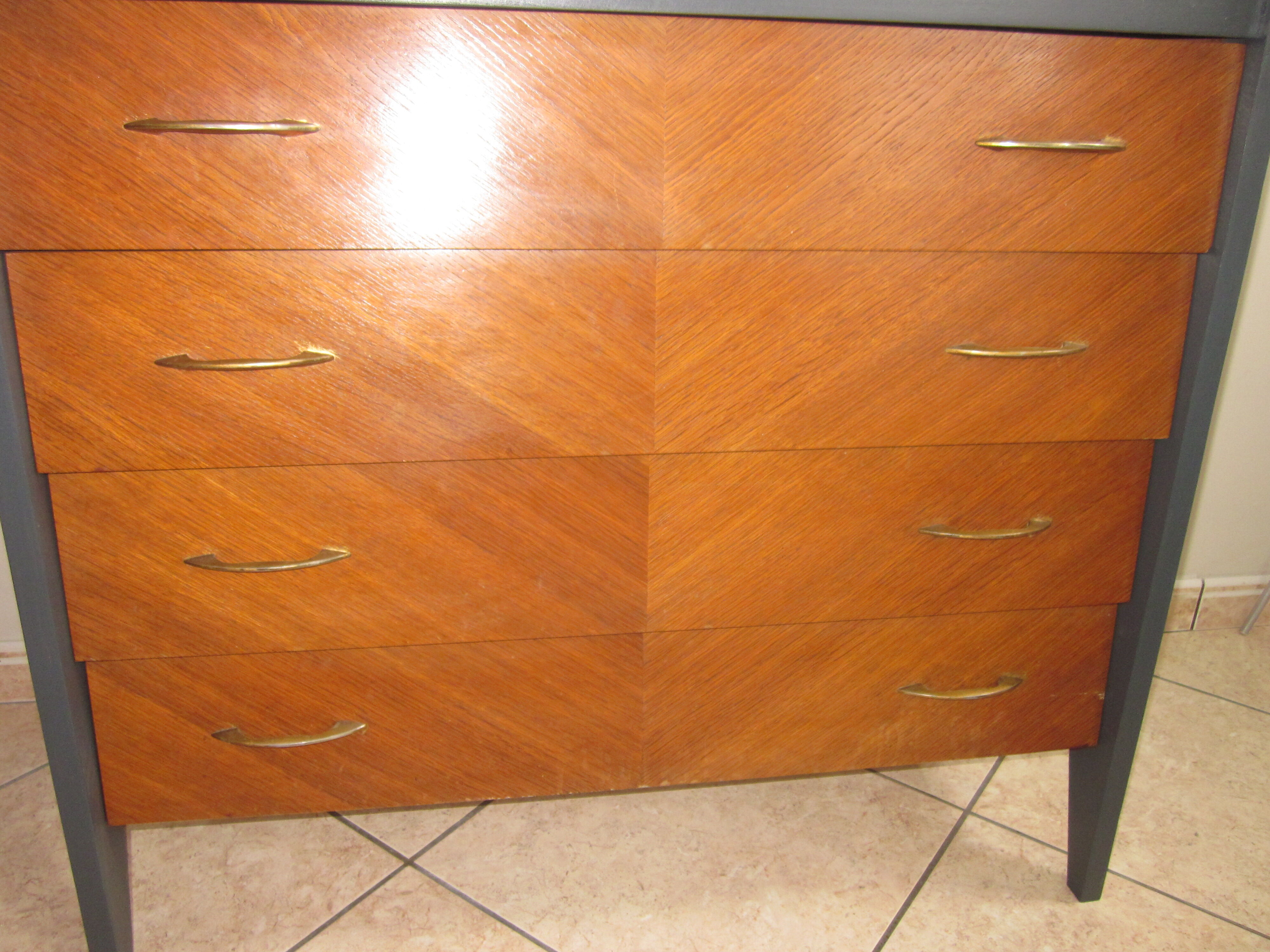 Vintage chest of drawers