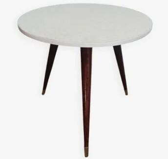 Vintage tripod side table in wood and formica.