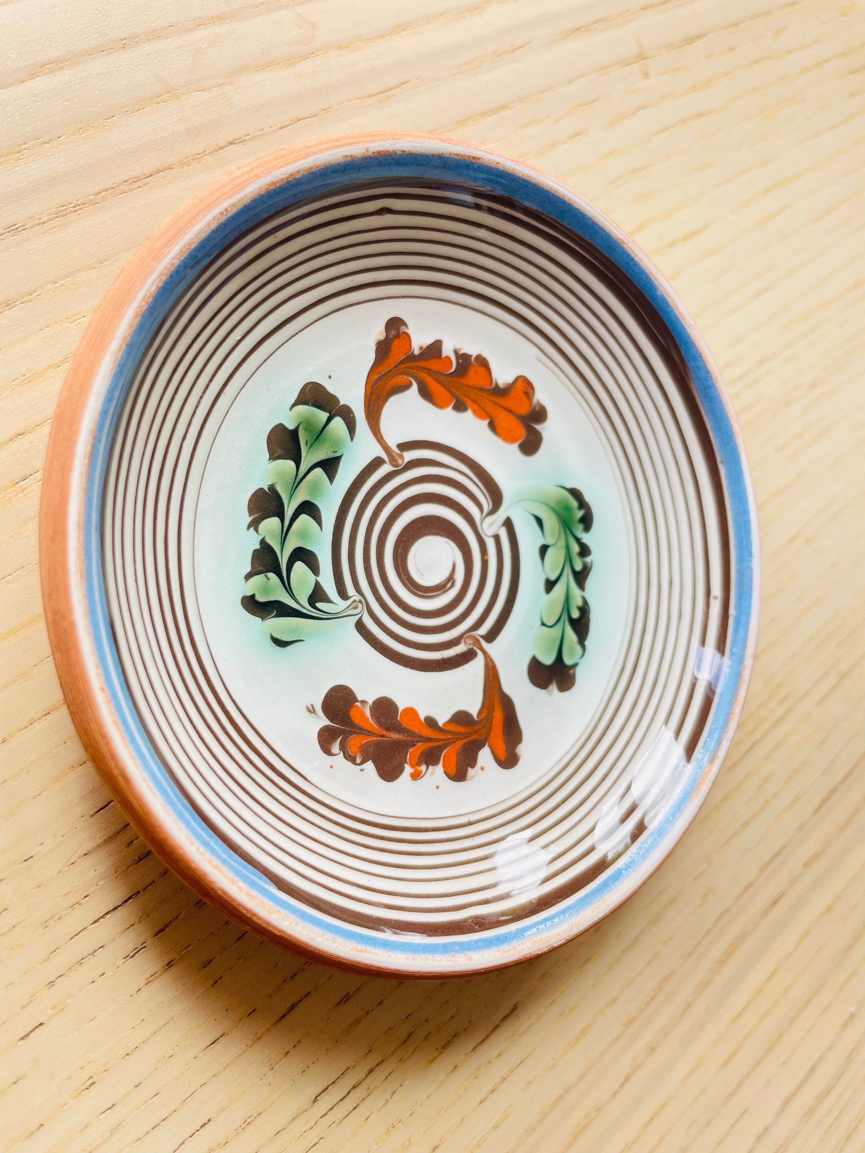 Romanian handicraft ceramic plate