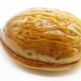 Nut-shaped box in dabbling