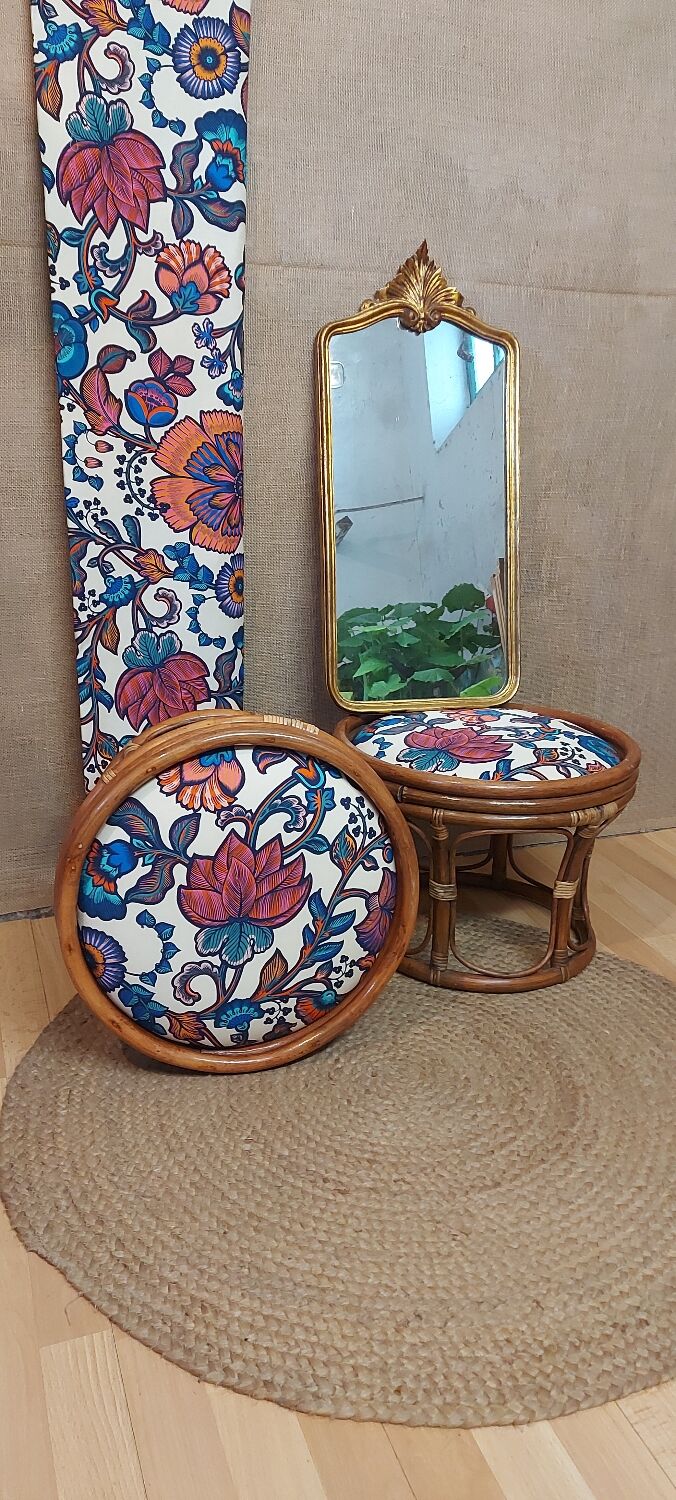 Pair of rattan stools