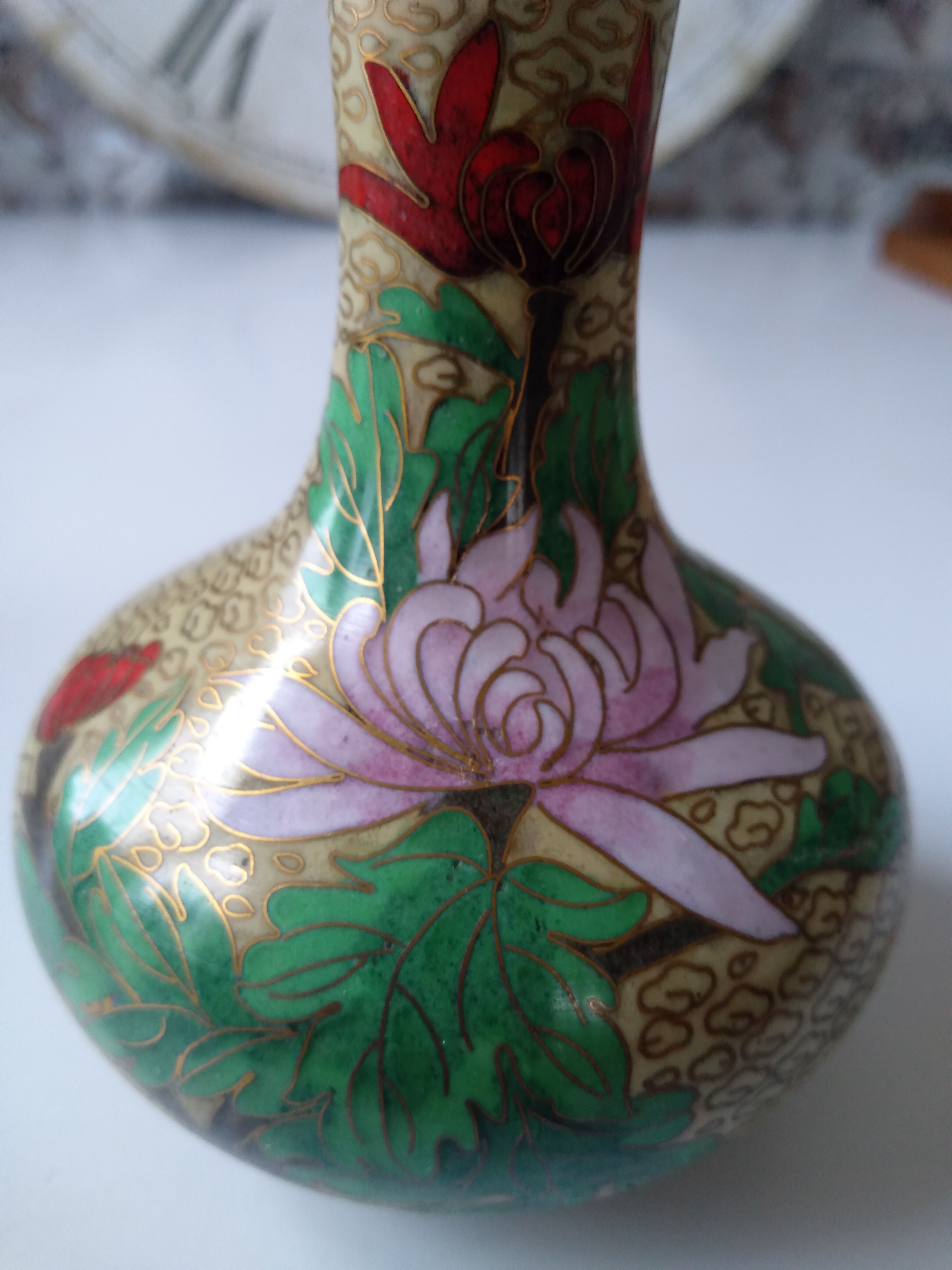 Enamelled brass vase cloisonné Chinese style floral pattern beige red green purple