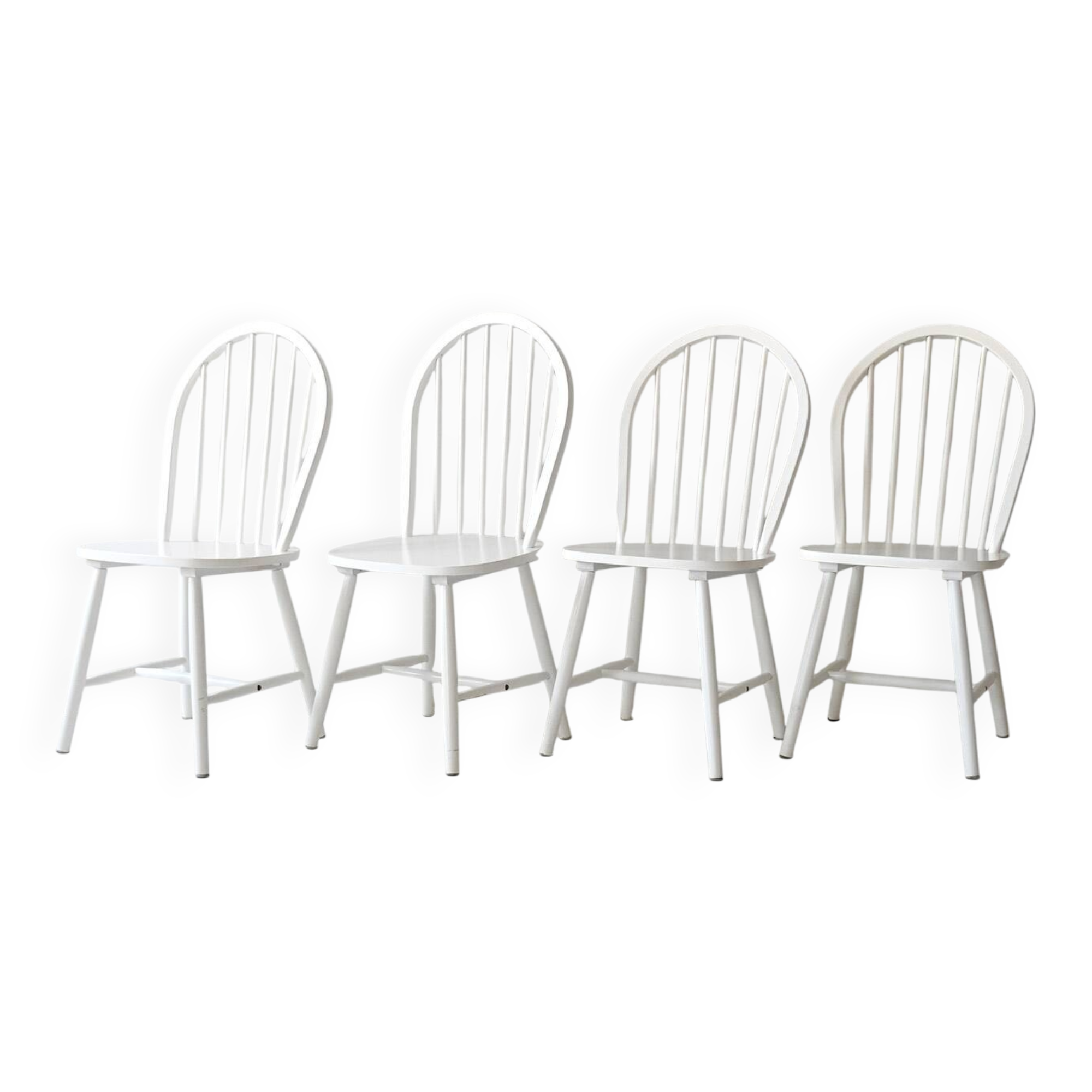 Set of 4 Contemporary White Scandinavian Chairs