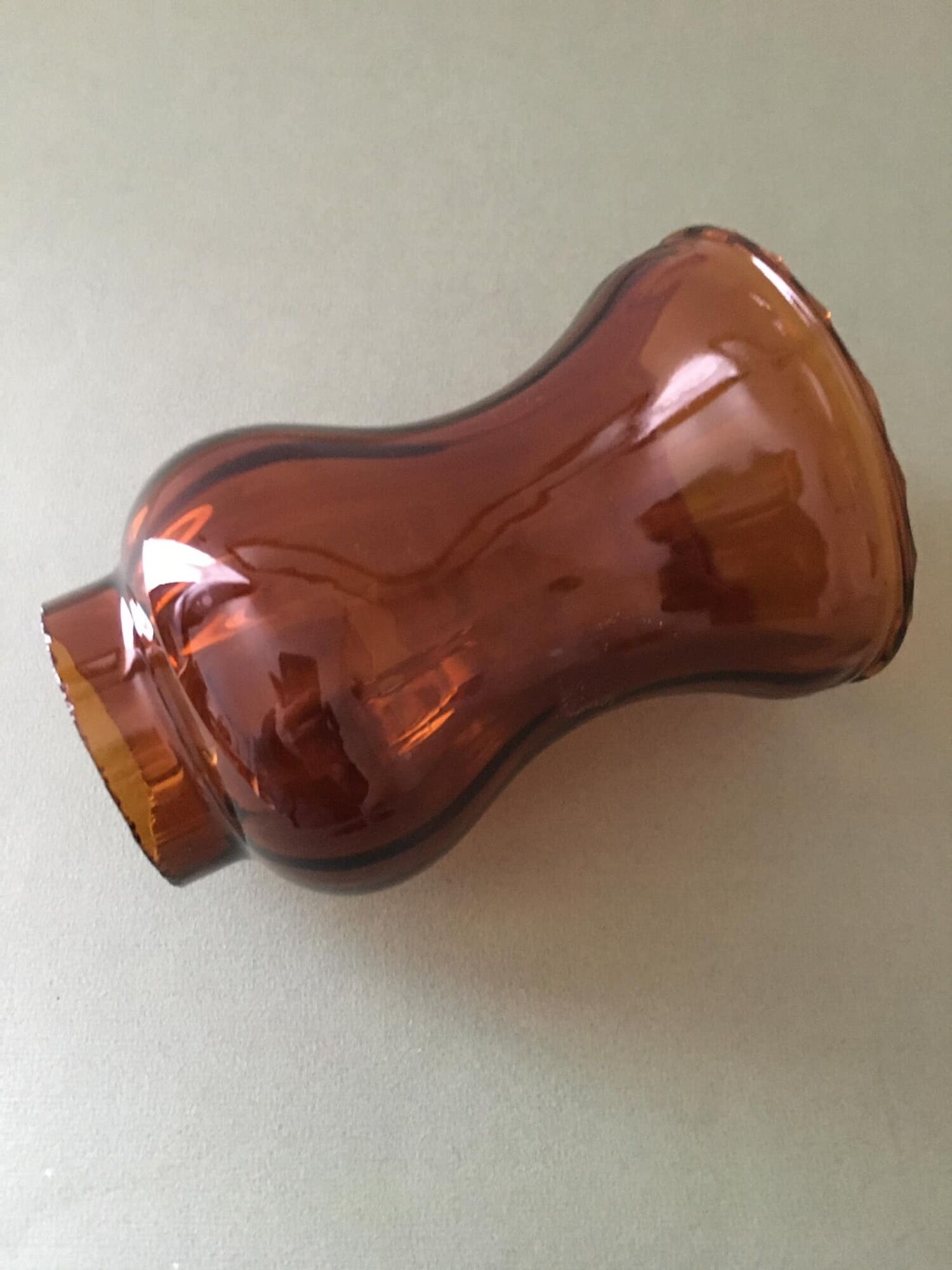Amber glass tulip for suspension or kerosene lamp. Hemmed edge