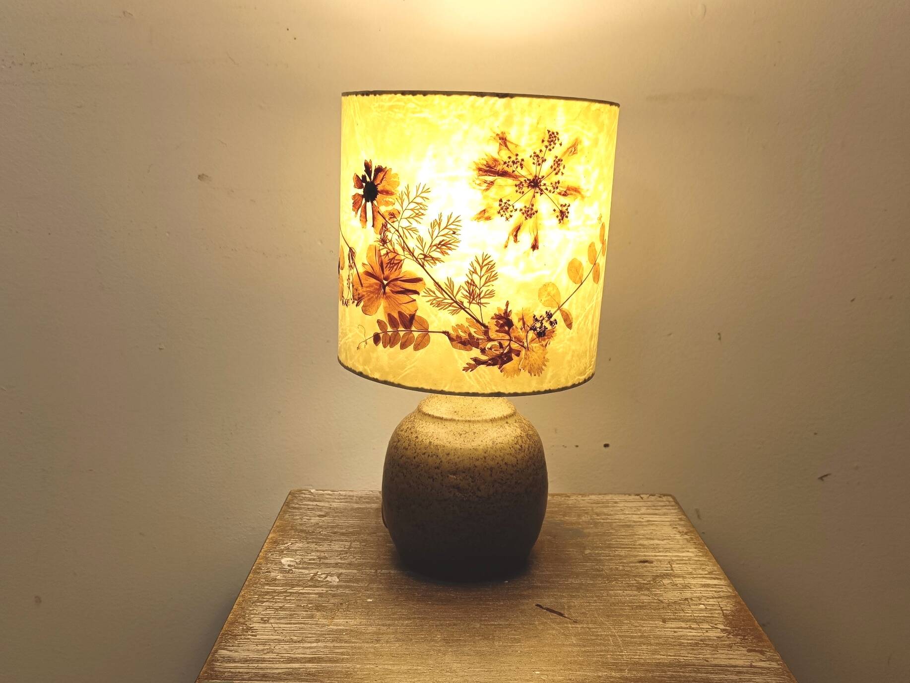 Ceramic floor lamp with Herbarium lampshade