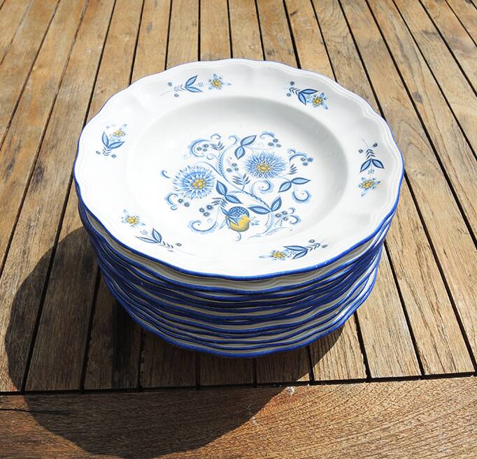 Former Keller & Guerin Lunéville Tableware Service (52 pcs)