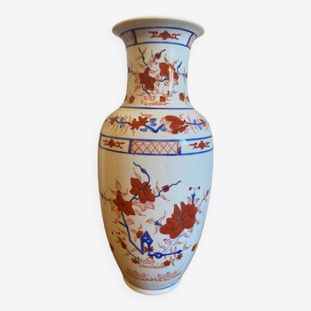 Vase en porcelaine Imari signé