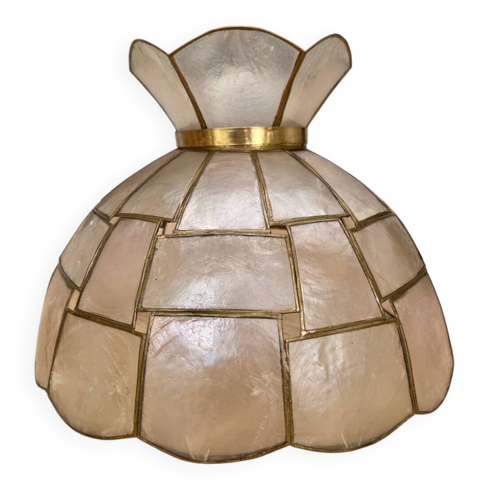 Mother-of-pearl pendant "Illusion"