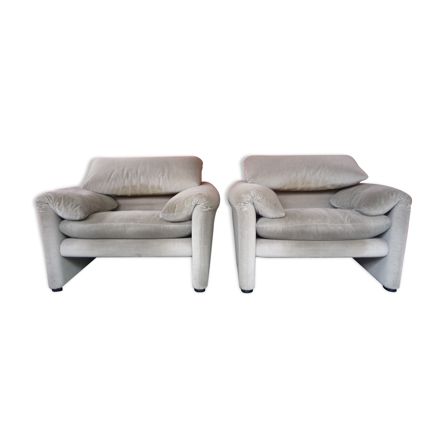 Pair of armchairs Maralunga Vico Magistretti Cassina