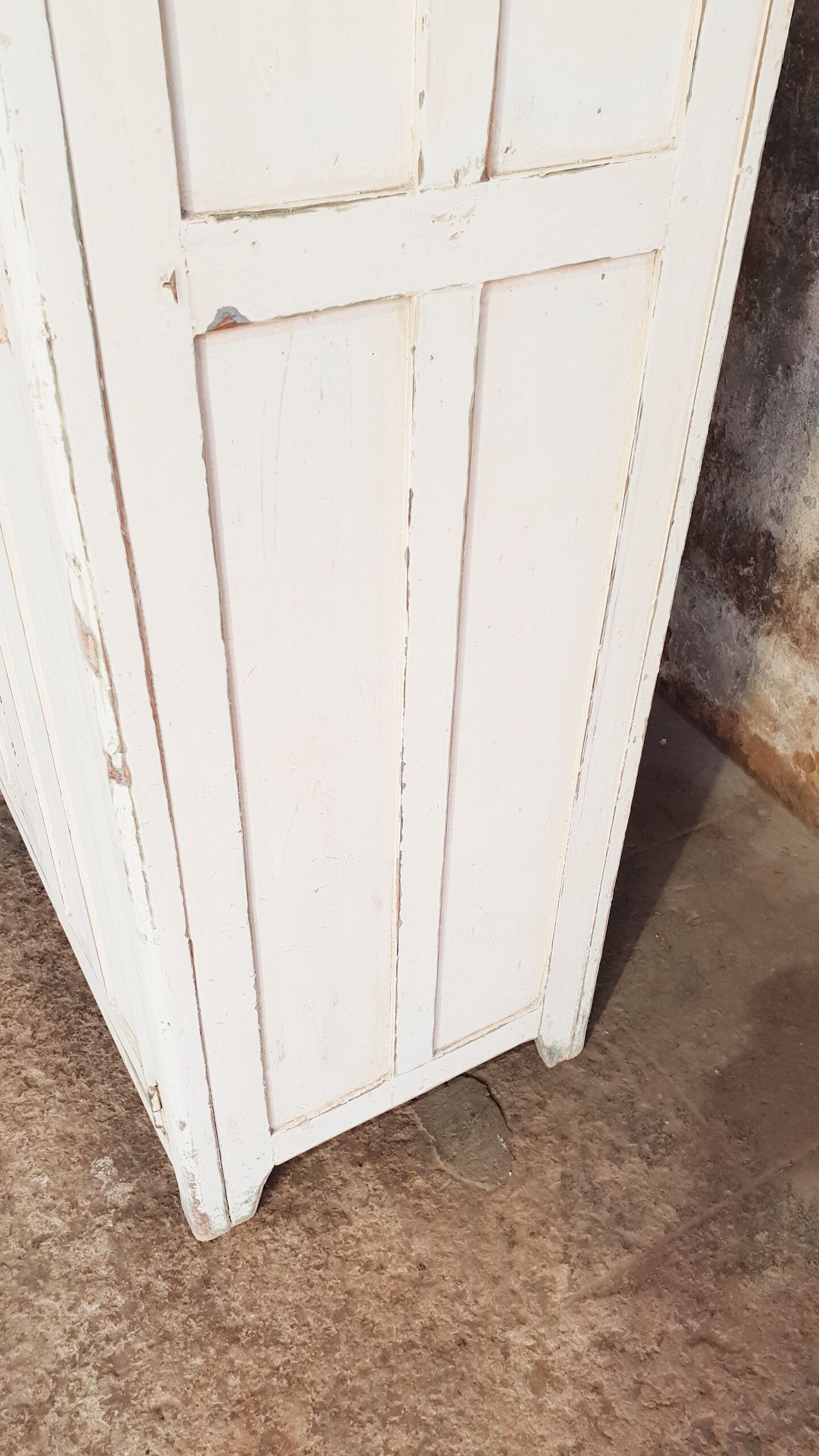 Armoire vintage