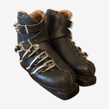 Old leather ski boots