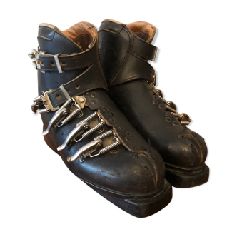 Old leather ski boots